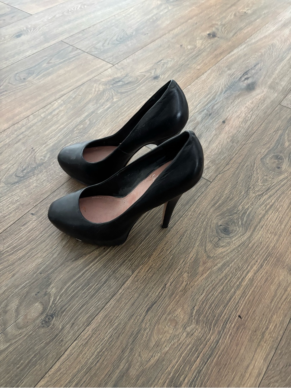 Vince Camuto Black Classic Round-Toe Stiletto Pumps